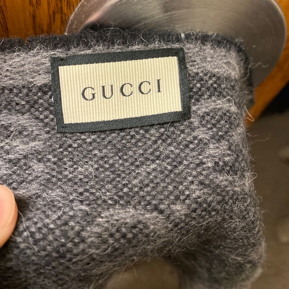 Gucci Grey Monogram Scarf - Picture 3 of 4